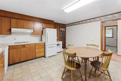 1304 E 2nd St, Dover, OH 44622 photo 7