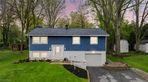 2592 Cherry Blossom Cir, Stow, OH 44224