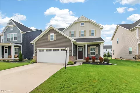 36283 Lands End Dr, North Ridgeville, OH 44039