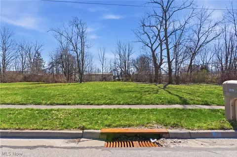 2048 Buchtel St, Twinsburg, OH 44087