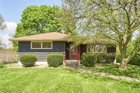 647 Killian Rd, Coventry, OH 44319