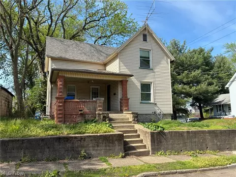 404 Pike Ave SW, Massillon, OH 44647
