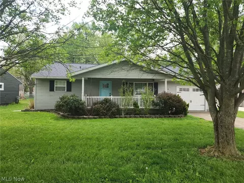 744 Baker Ave NW, New Philadelphia, OH 44663
