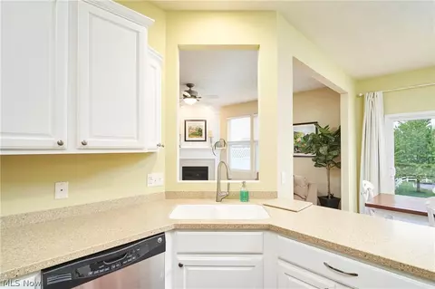 Kitchen - 438 Turner Dr, Copley, OH 44321 photo 2 of 2