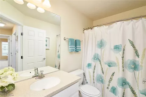 Bath - 438 Turner Dr, Copley, OH 44321 photo 3 of 3