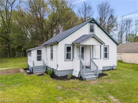 671 Fairview Ave, Barberton, OH 44203