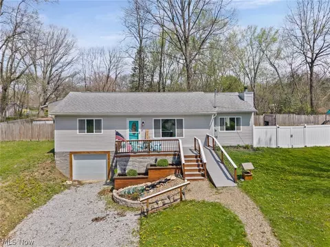 565 Perry Rd, Tallmadge, OH 44278