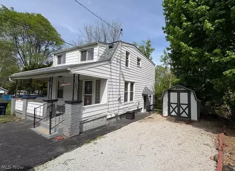 1805 Manchester Rd, Akron, OH 44314