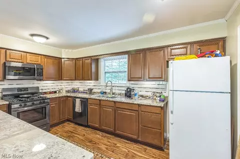 Kitchen - 7185 Maple St, Mentor, OH 44060 photo 1 of 4