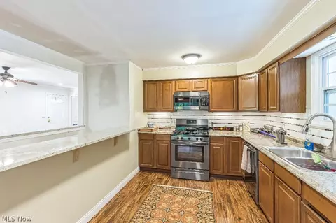 Kitchen - 7185 Maple St, Mentor, OH 44060 photo 2 of 4