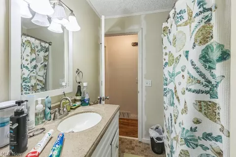Bath - 7185 Maple St, Mentor, OH 44060 photo 1 of 2