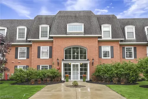 22701 Center Ridge Rd #212, Rocky River, OH 44116
