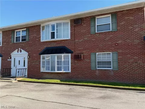 31622 N Marginal Dr #B-105, Willowick, OH 44095