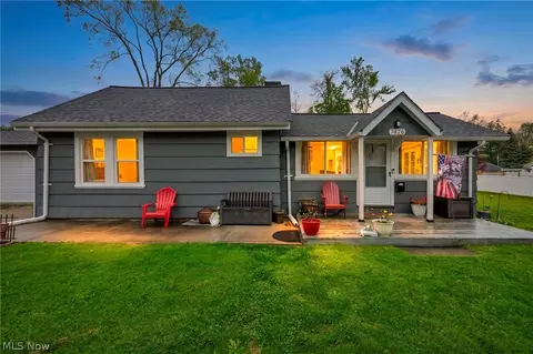 7476 Pinehurst Dr, Mentor On The Lake, OH 44060