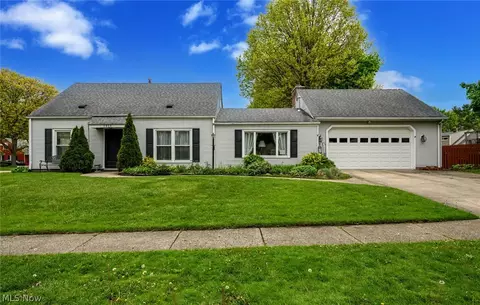 2839 Elmwood St, Cuyahoga Falls, OH 44221