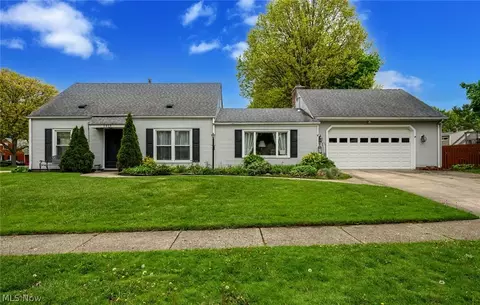 2839 Elmwood St, Cuyahoga Falls, OH 44221