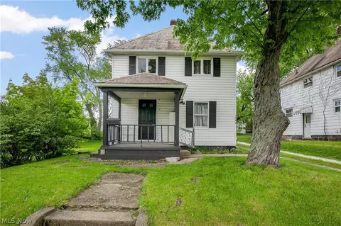 1424 S Liberty Ave, Alliance, OH 44601