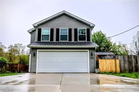 756 Hazelwood Dr, Vermilion, OH 44089