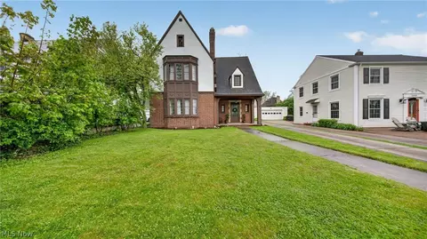 16410 Fernway Rd, Shaker Heights, OH 44120