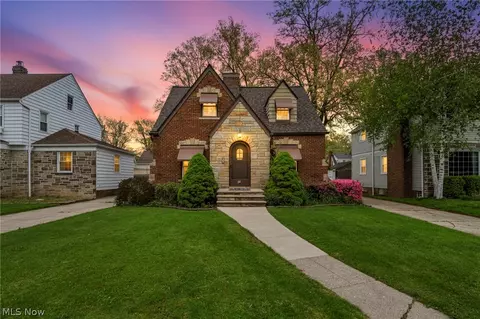 91 E 212th St, Euclid, OH 44123
