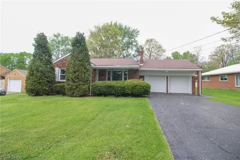 7854 Lee Run Rd, Poland, OH 44514