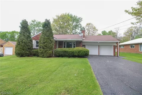 7854 Lee Run Rd, Poland, OH 44514