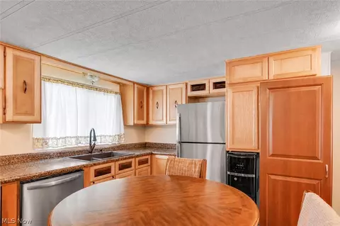 Kitchen - 171 Brook Dr, Brookfield, OH 44403 photo 2 of 2