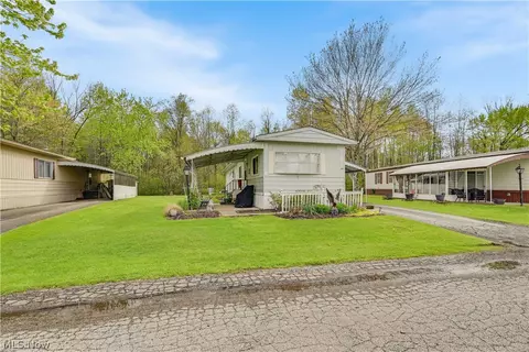 Exterior - 171 Brook Dr, Brookfield, OH 44403 photo 1 of 4