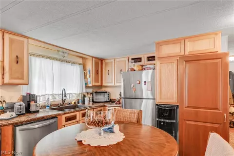 Kitchen - 171 Brook Dr, Brookfield, OH 44403 photo 1 of 2