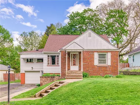 717 Columbia Ave, Akron, OH 44310