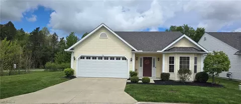136 Haydens Arbor, Elyria, OH 44035