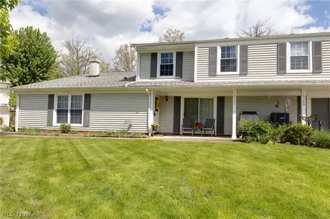 10362 Independence Dr #19B, North Royalton, OH 44133