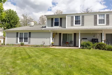 10362 Independence Dr #19B, North Royalton, OH 44133