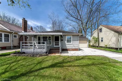 575 W Glendale St, Bedford, OH 44146