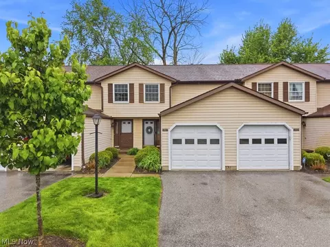1887 Ridge Meadow Ct, Twinsburg, OH 44087