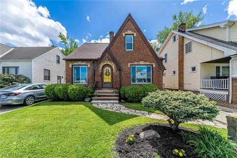 7415 Jameson Rd, Parma, OH 44129