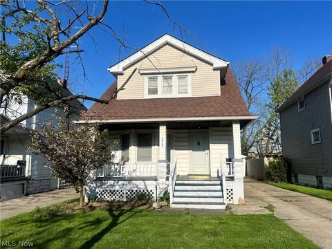 3063 W 103 St, Cleveland, OH 44111