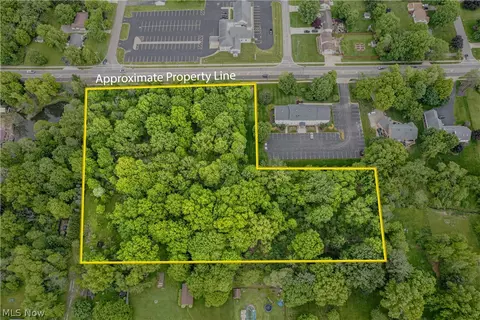 196 N Broad St, Canfield, OH 44406