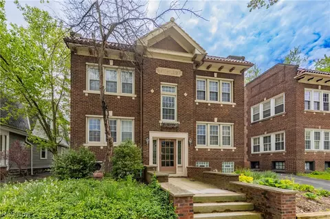 2634 Mayfield Rd #4, Cleveland Heights, OH 44106