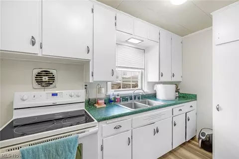 110 E Iron Ave, Dover, OH 44622 photo 9