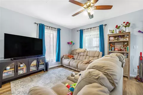 110 E Iron Ave, Dover, OH 44622 photo 5
