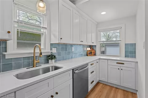 174 E 208th St, Euclid, OH 44123 photo 7