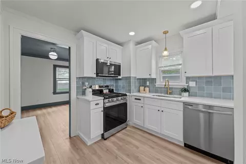 174 E 208th St, Euclid, OH 44123 photo 6