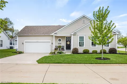 8744 Wakefield Run, North Ridgeville, OH 44039