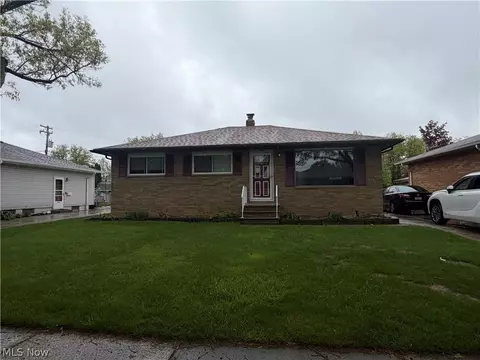 14812 Rochelle Ave, Cleveland, OH 44135