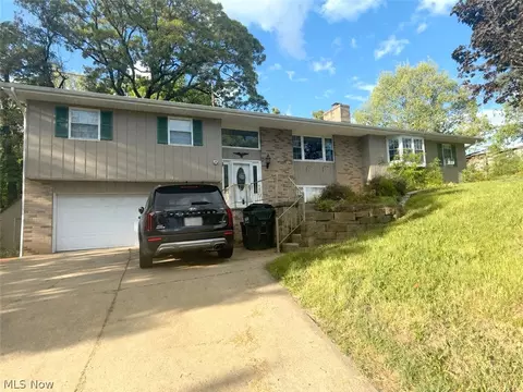 83 Watson Ln, Belpre, OH 45714