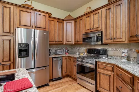 Kitchen - 3908 River Rd, Vienna, WV 26105 photo 1 of 4
