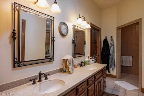 Bath - 3908 River Rd, Vienna, WV 26105 photo 1 of 5