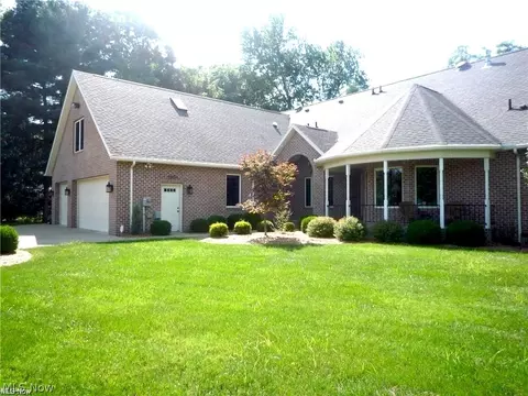 3908 River Rd, Vienna, WV 26105