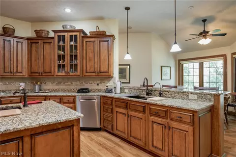 Kitchen - 3908 River Rd, Vienna, WV 26105 photo 2 of 4